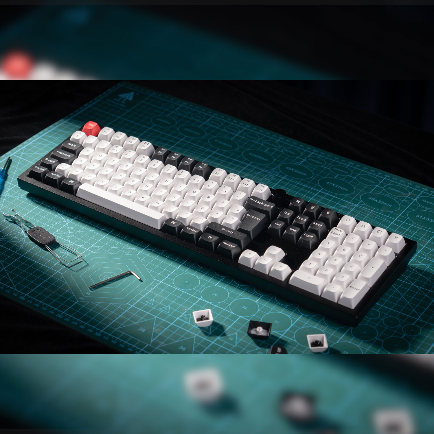 Keychron Q6 HE QMK Full-size Wireless Custom Mechanical Keyboard (Nebula Switch) – Carbon Black